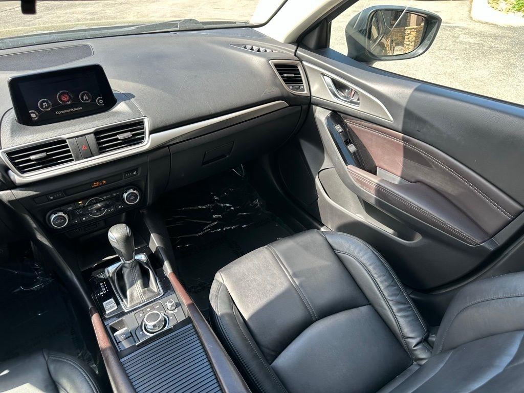 Mazda Mazda3 4-Door Touring Auto 2017