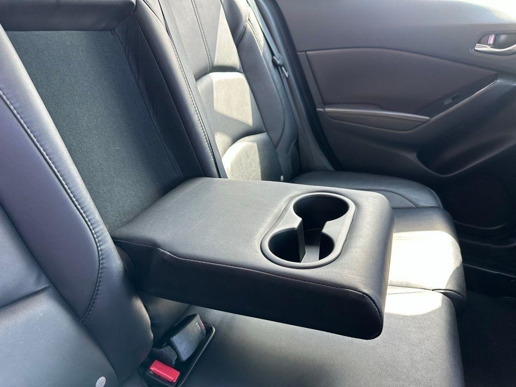 Mazda Mazda3 4-Door Touring Auto 2017