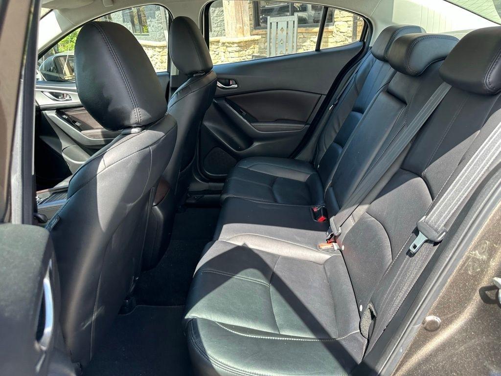 Mazda Mazda3 4-Door Touring Auto 2017