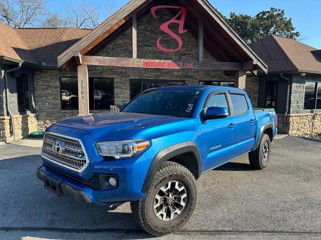 Toyota Tacoma TRD Off Road Double Cab 5' Bed V6 4x4 MT (Natl) 2017