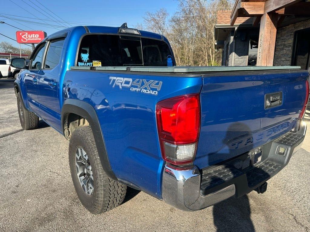 Toyota Tacoma TRD Off Road Double Cab 5' Bed V6 4x4 MT (Natl) 2017