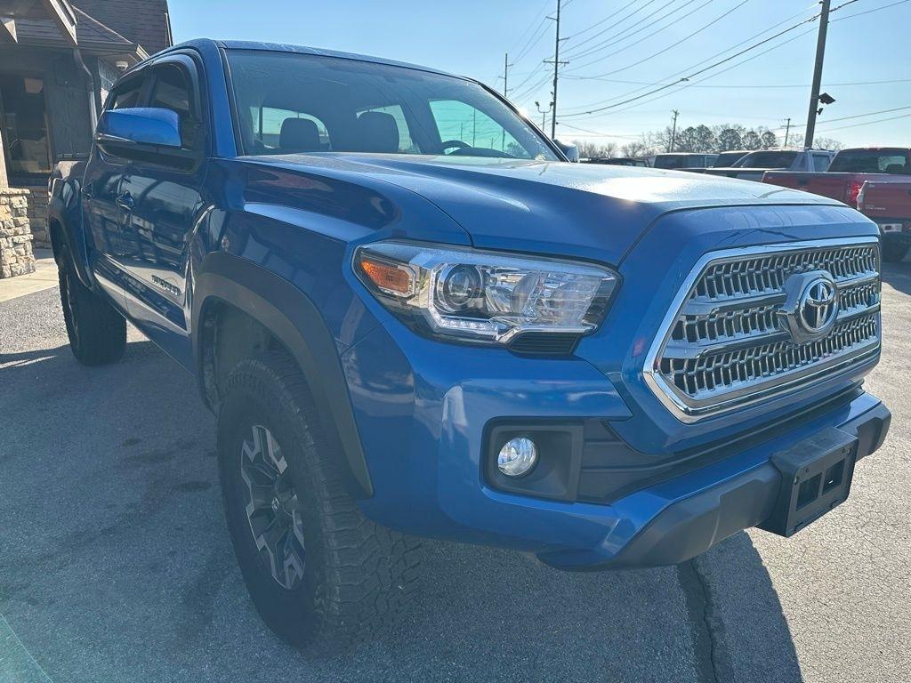 Toyota Tacoma TRD Off Road Double Cab 5' Bed V6 4x4 MT (Natl) 2017