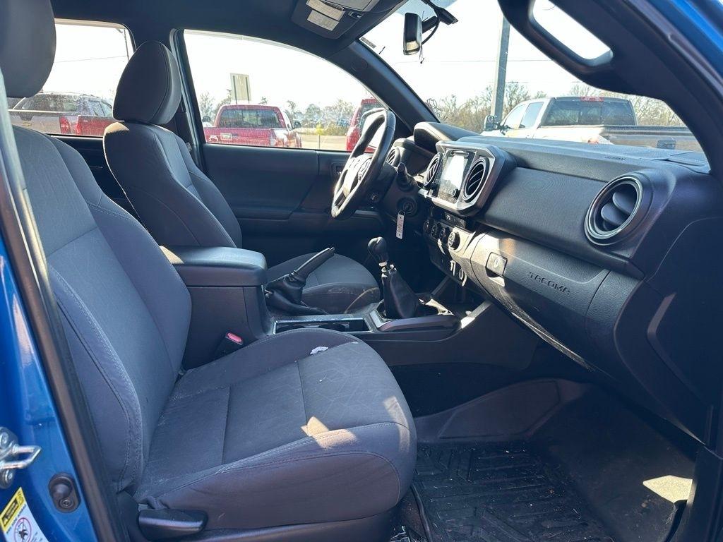 Toyota Tacoma TRD Off Road Double Cab 5' Bed V6 4x4 MT (Natl) 2017