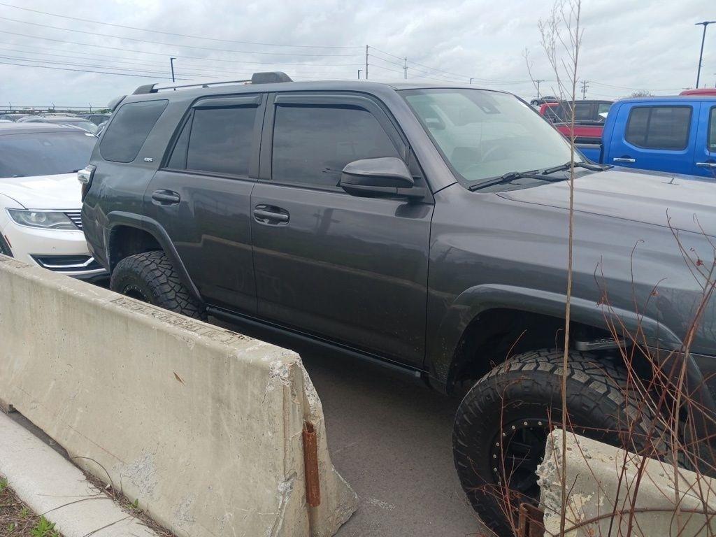 Toyota 4Runner SR5 4WD (Natl) 2021
