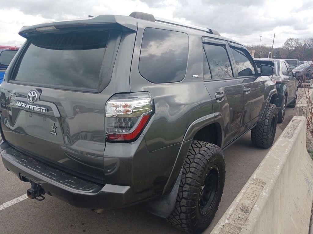 Toyota 4Runner SR5 4WD (Natl) 2021