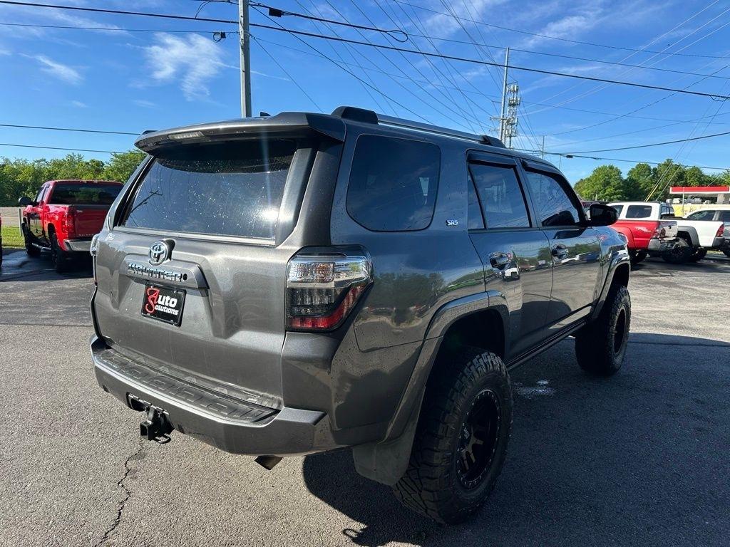 Toyota 4Runner SR5 4WD (Natl) 2021