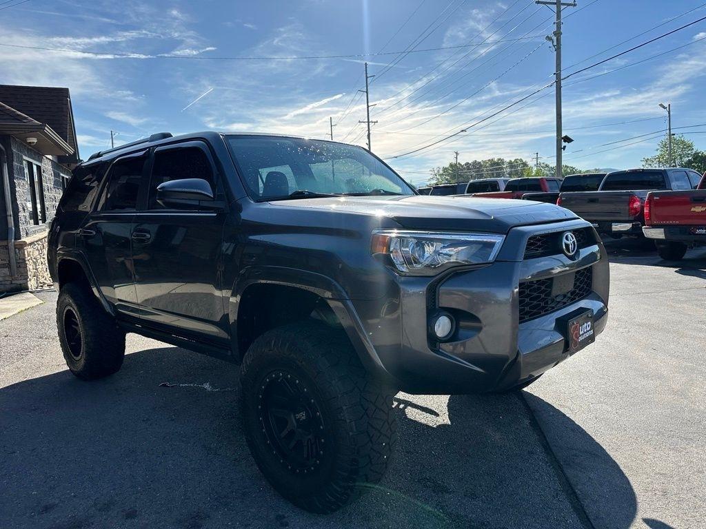 Toyota 4Runner SR5 4WD (Natl) 2021