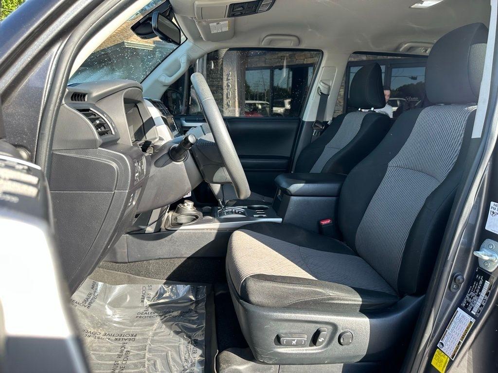 Toyota 4Runner SR5 4WD (Natl) 2021