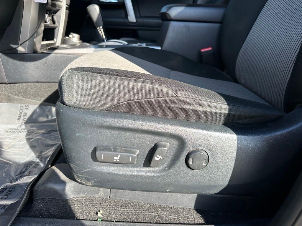 Toyota 4Runner SR5 4WD (Natl) 2021