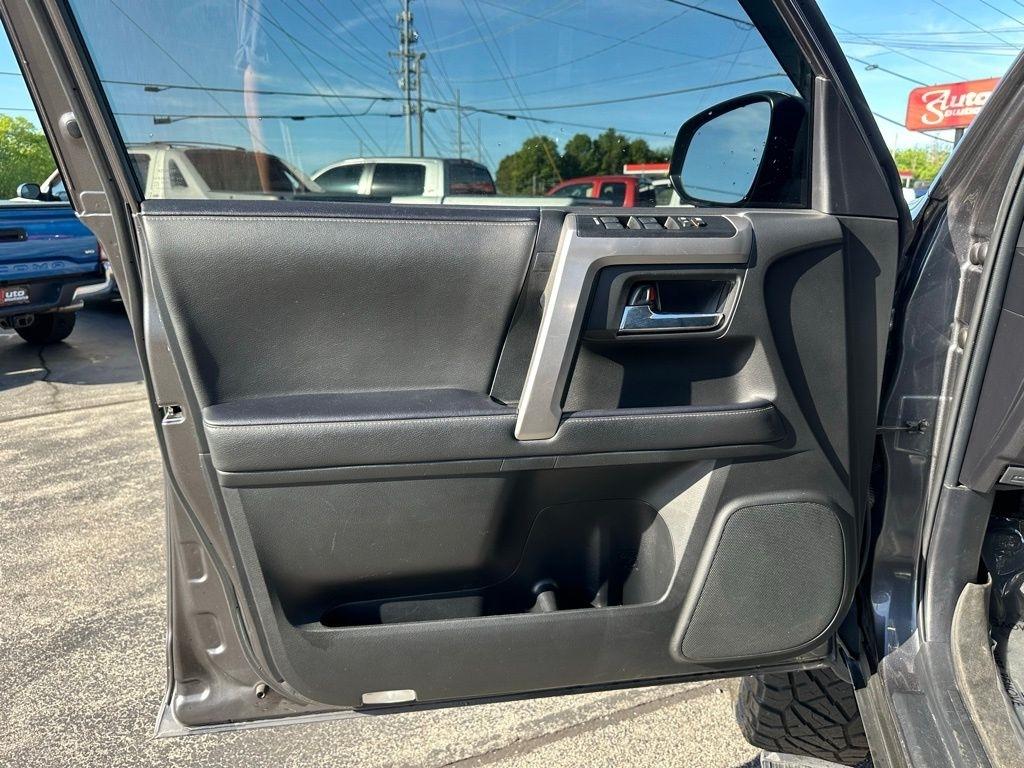 Toyota 4Runner SR5 4WD (Natl) 2021