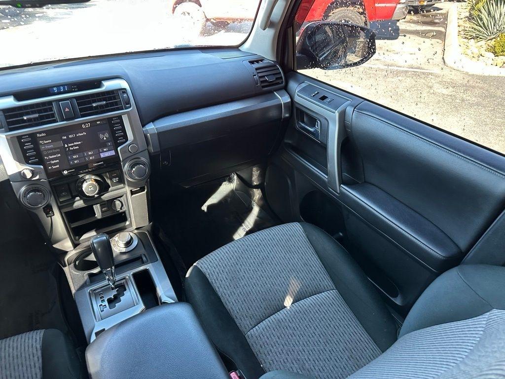 Toyota 4Runner SR5 4WD (Natl) 2021