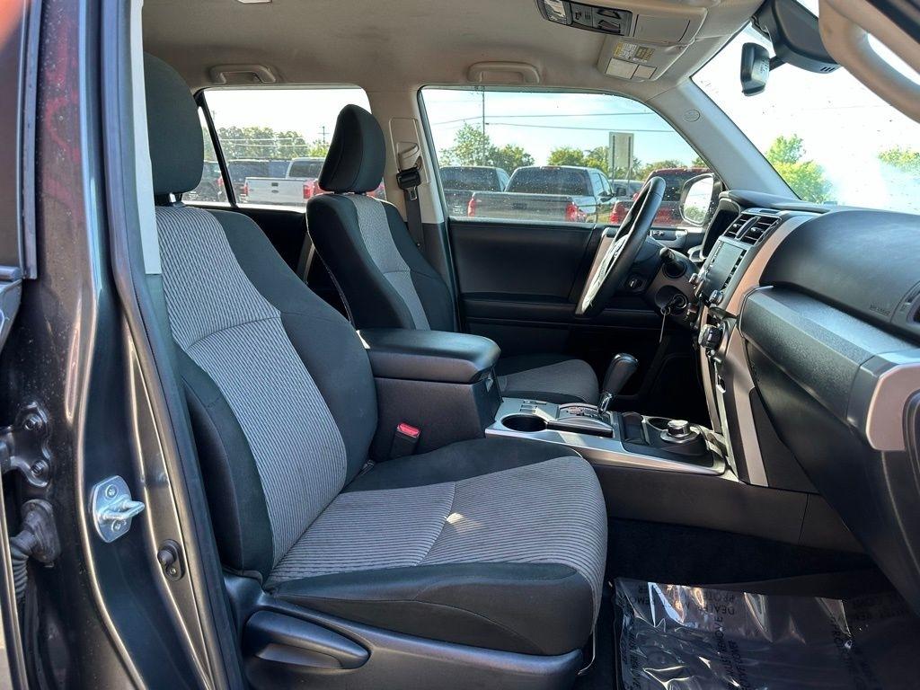 Toyota 4Runner SR5 4WD (Natl) 2021