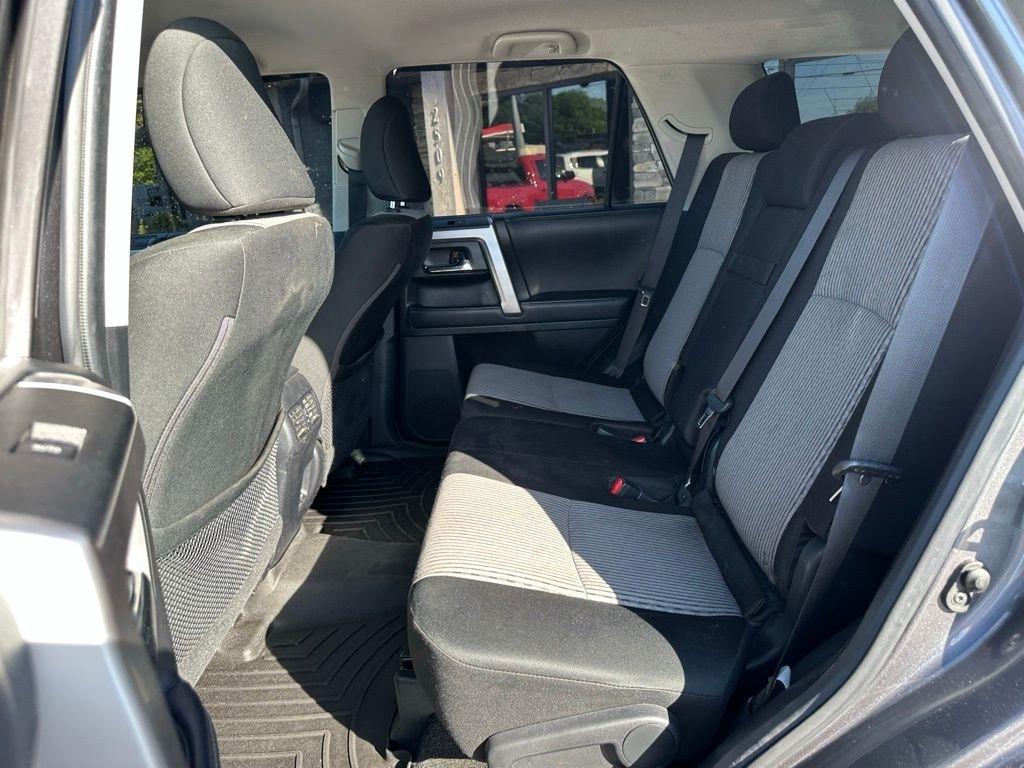 Toyota 4Runner SR5 4WD (Natl) 2021