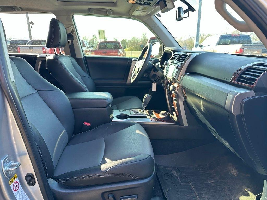 Toyota 4Runner TRD Off Road Premium 4WD (Natl) 2019