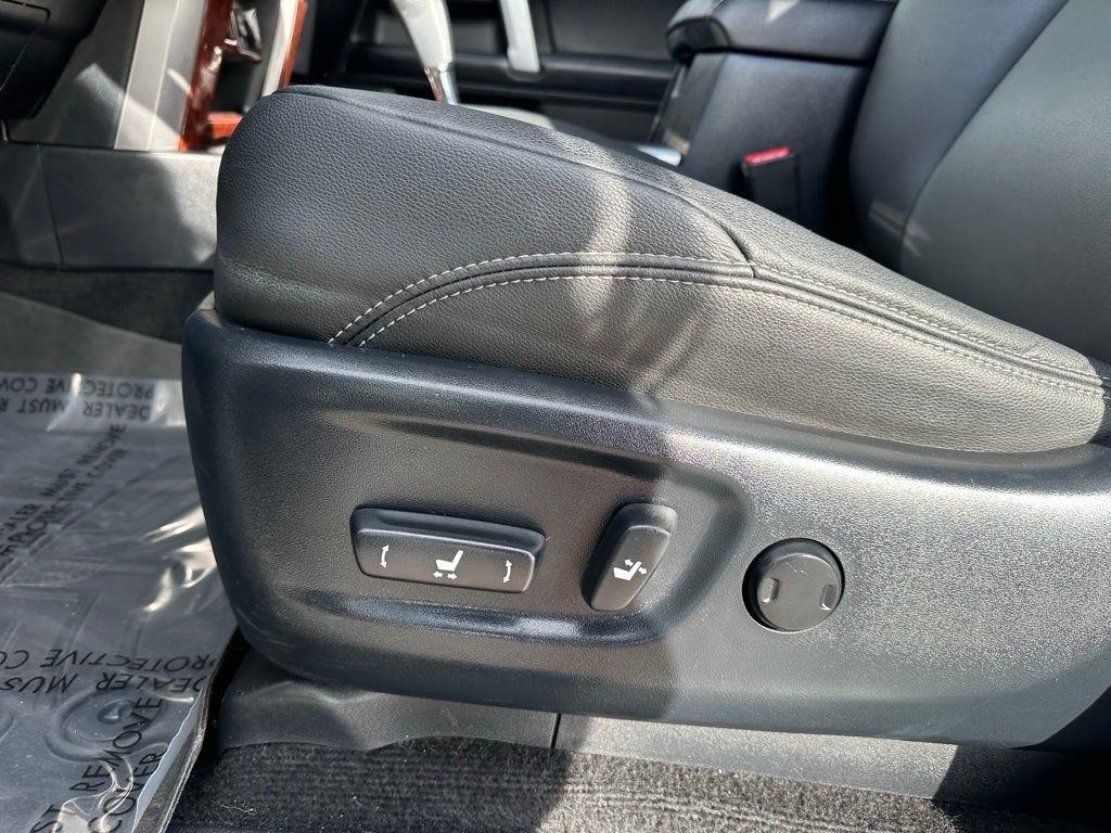 Toyota 4Runner TRD Off Road Premium 4WD (Natl) 2019