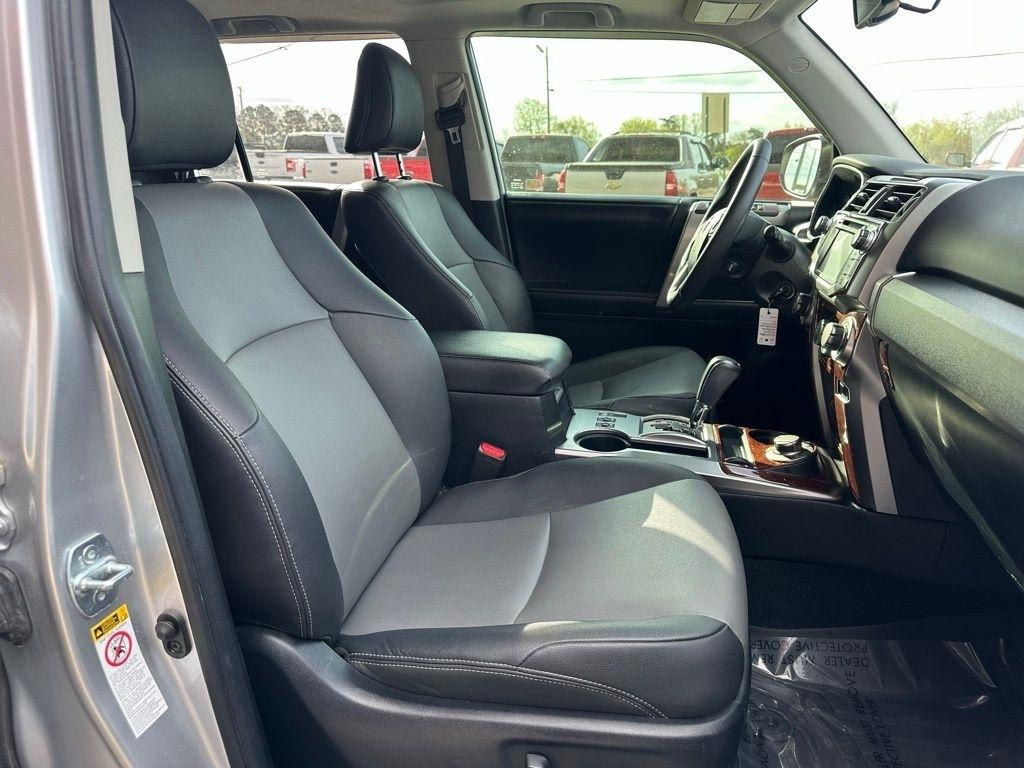 Toyota 4Runner TRD Off Road Premium 4WD (Natl) 2019