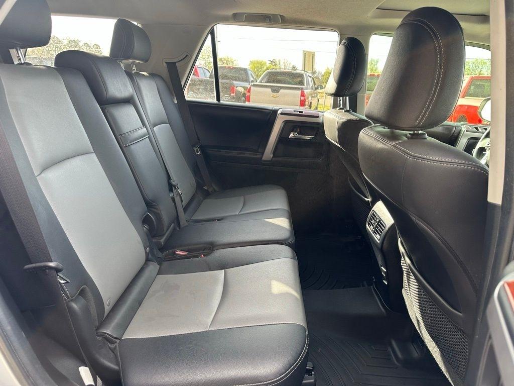 Toyota 4Runner TRD Off Road Premium 4WD (Natl) 2019