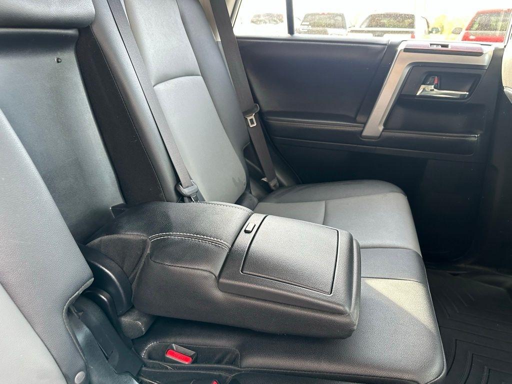 Toyota 4Runner TRD Off Road Premium 4WD (Natl) 2019