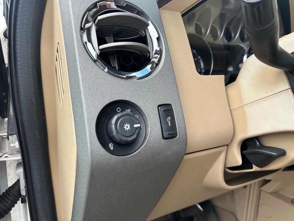 Ford Super Duty F-250 SRW 4WD Crew Cab 156" King Ranch 2011