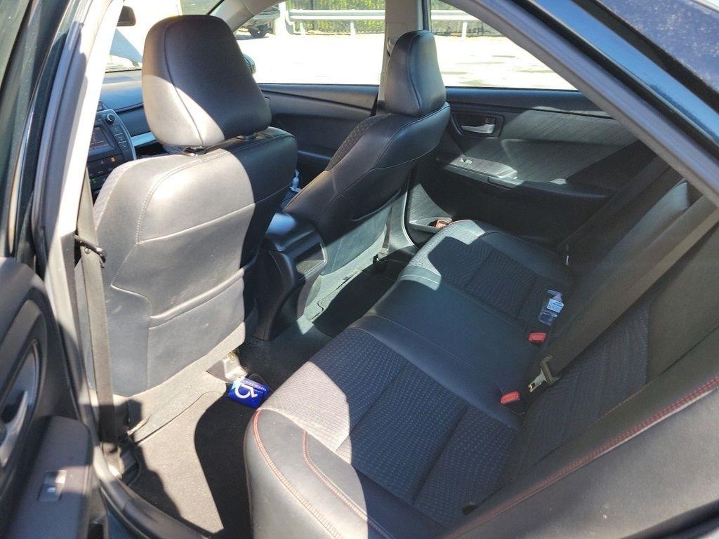 Toyota Camry 4dr Sdn I4 Auto XLE (Natl) 2015