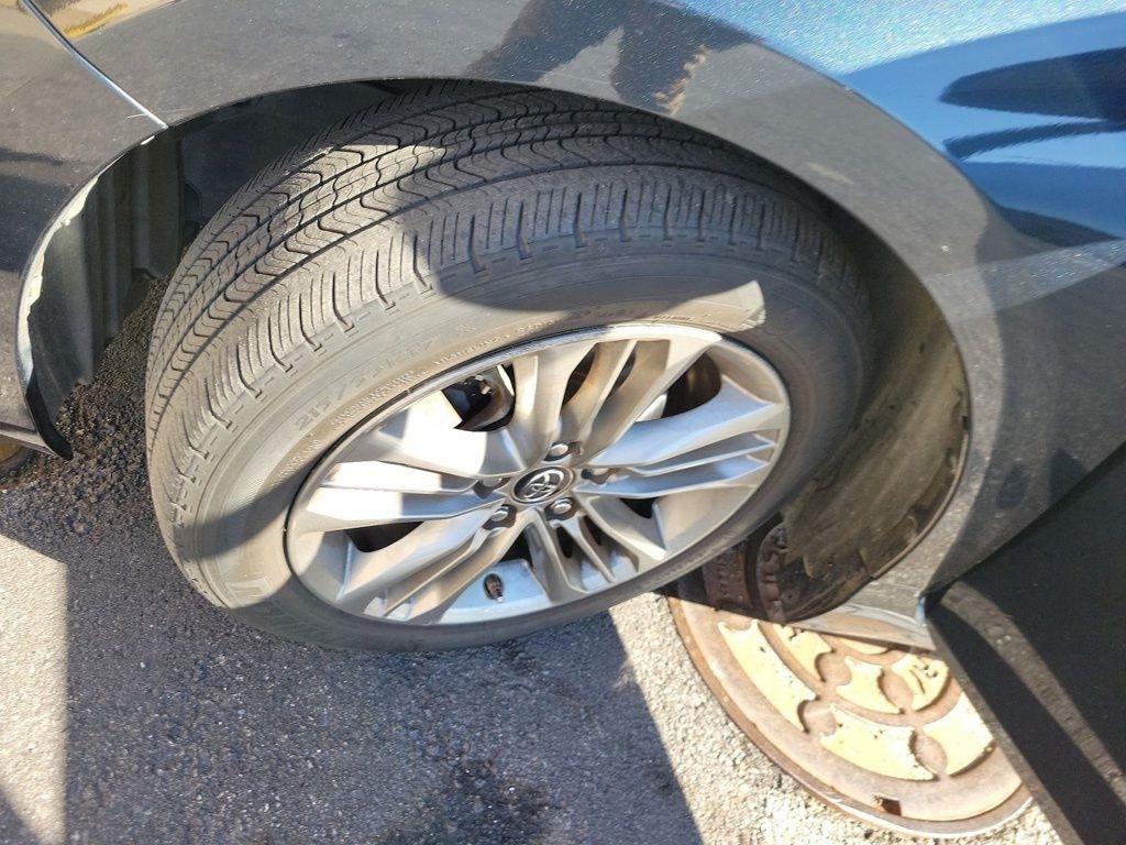 Toyota Camry 4dr Sdn I4 Auto XLE (Natl) 2015