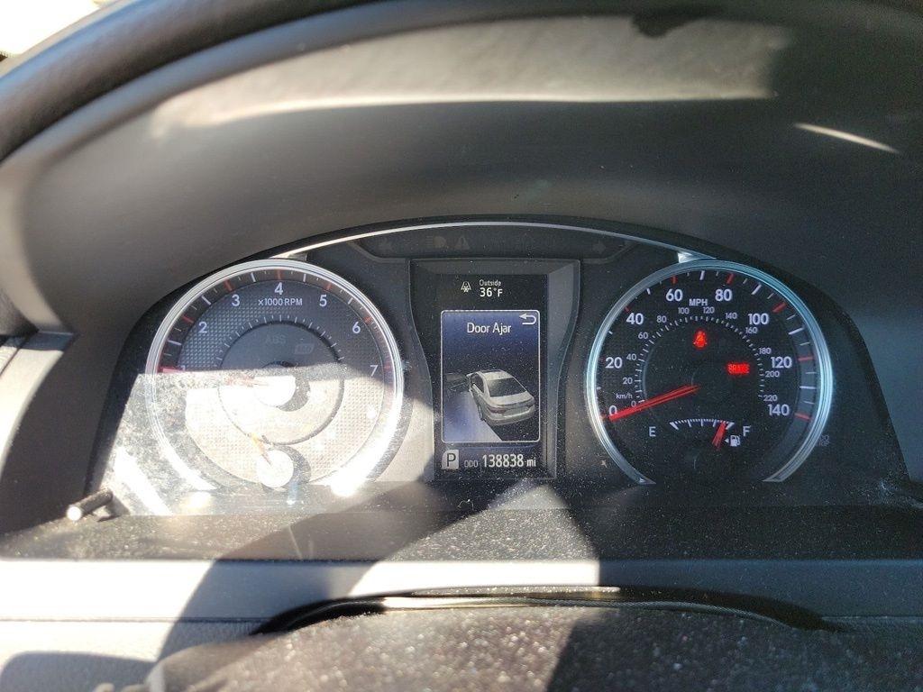 Toyota Camry 4dr Sdn I4 Auto XLE (Natl) 2015