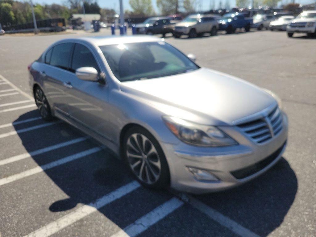 Hyundai Genesis 4dr Sdn V8 5.0L R-Spec 2012
