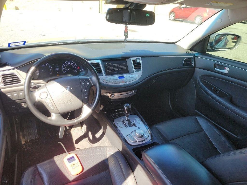 Hyundai Genesis 4dr Sdn V8 5.0L R-Spec 2012