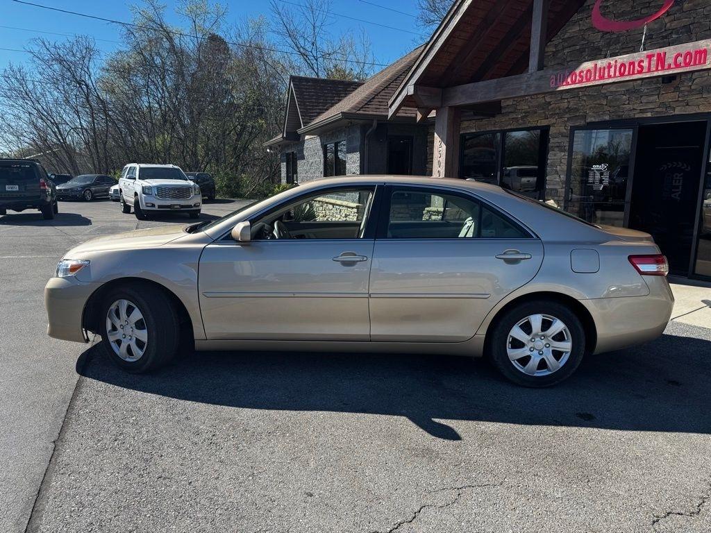 Toyota Camry 4dr Sdn I4 Man (Natl) 2010