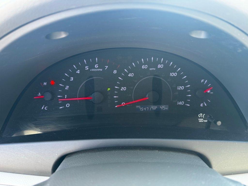 Toyota Camry 4dr Sdn I4 Man (Natl) 2010