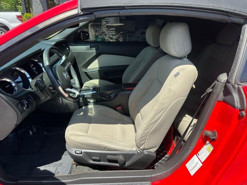 Ford Mustang 2dr Conv V6 2014