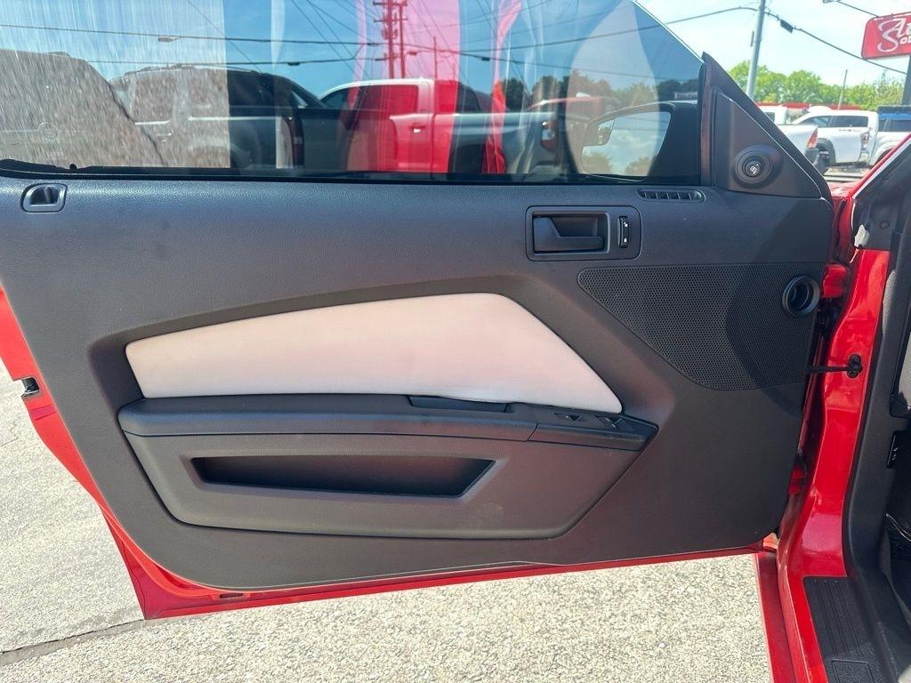 Ford Mustang 2dr Conv V6 2014