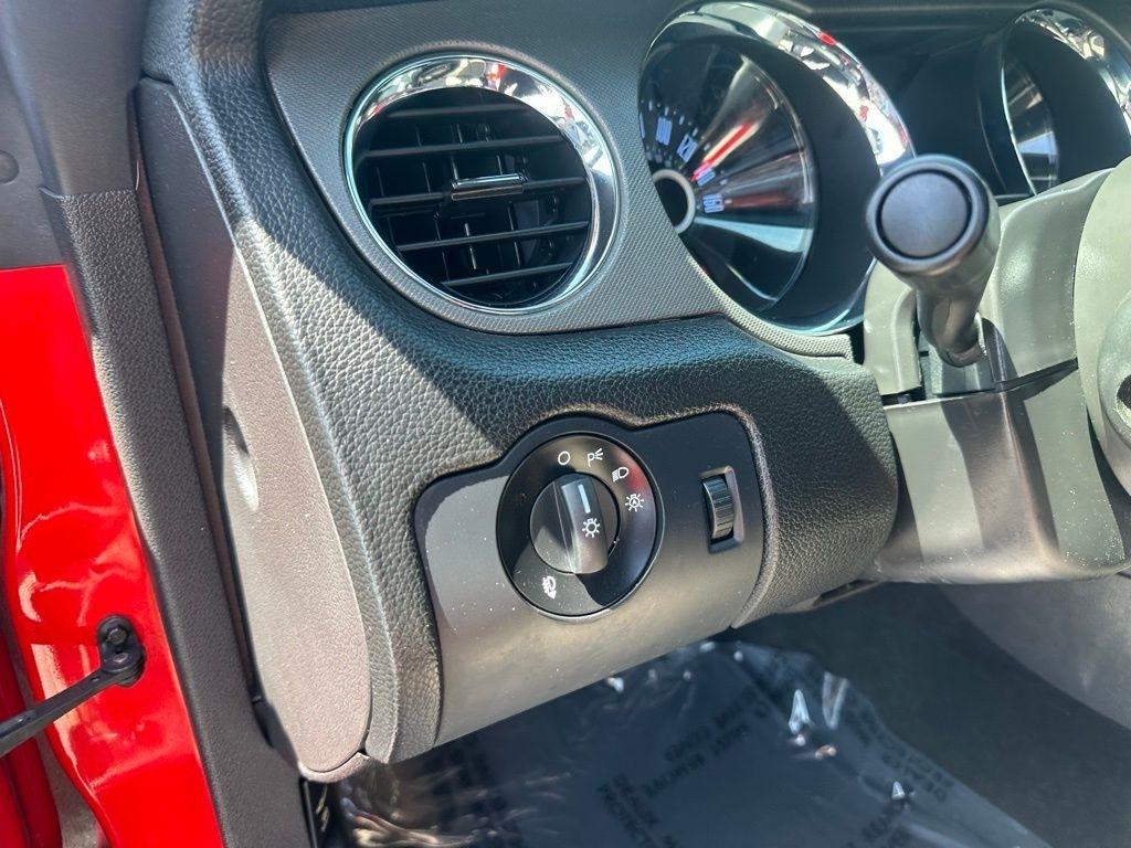 Ford Mustang 2dr Conv V6 2014