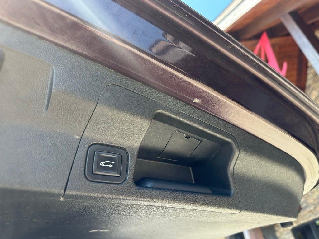 GMC Acadia AWD 4dr Denali 2017