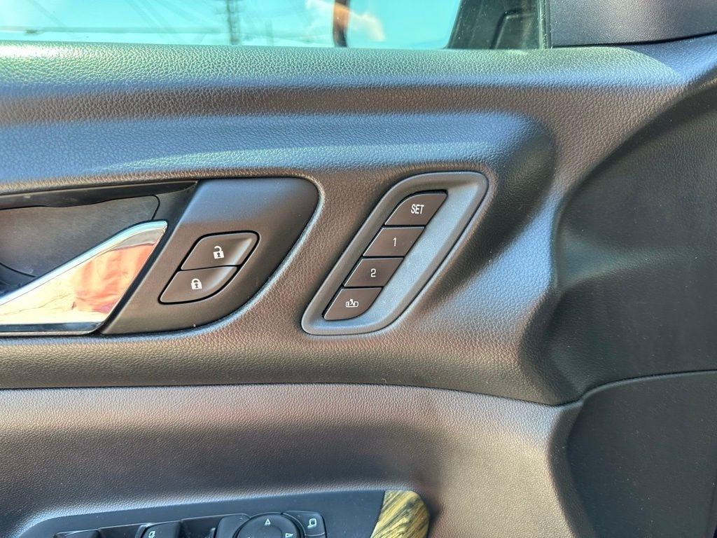 GMC Acadia AWD 4dr Denali 2017