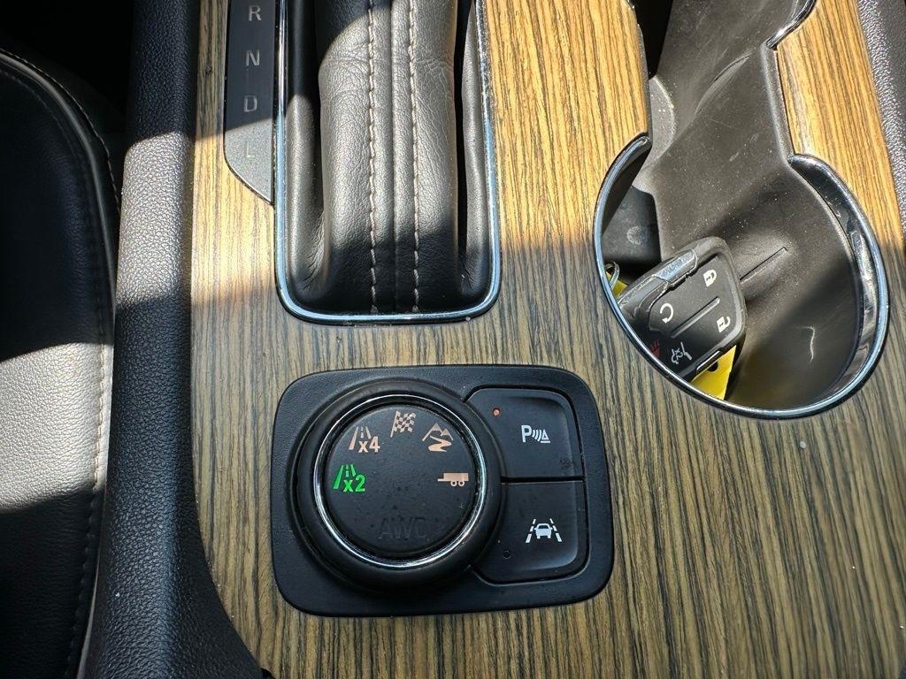 GMC Acadia AWD 4dr Denali 2017