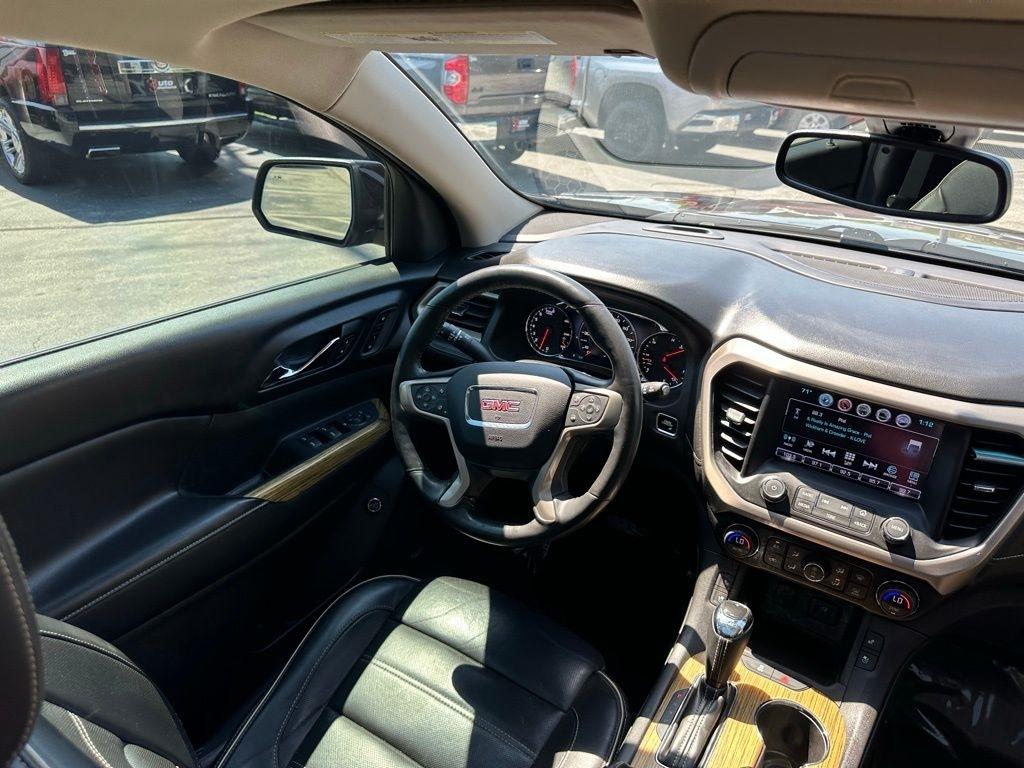 GMC Acadia AWD 4dr Denali 2017