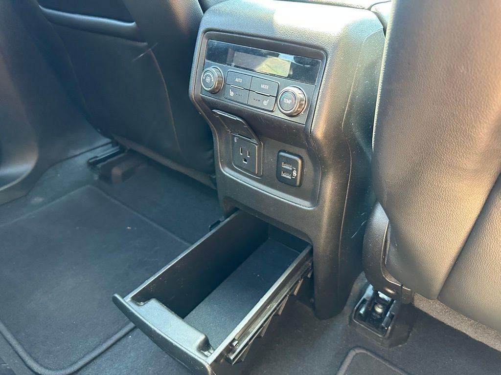 GMC Acadia AWD 4dr Denali 2017