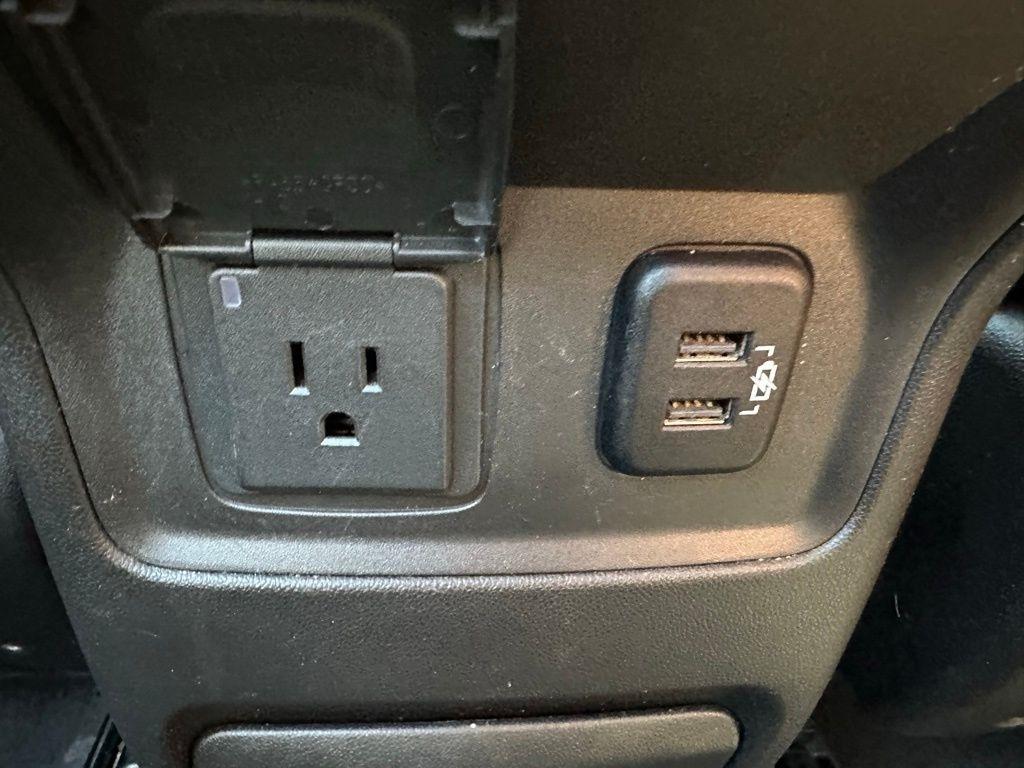 GMC Acadia AWD 4dr Denali 2017