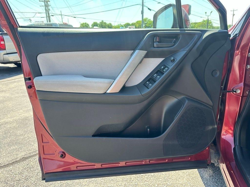 Subaru Forester 4dr CVT 2.5i Premium PZEV 2015