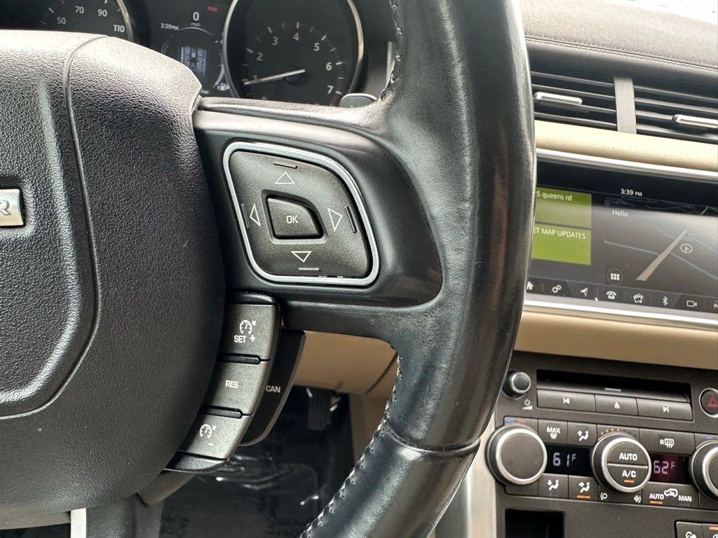 Land Rover Range Rover Evoque 5 Door SE 2017