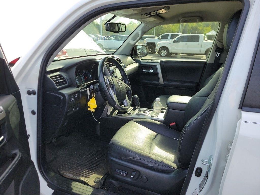 Toyota 4Runner TRD Off Road Premium 4WD (Natl) 2018