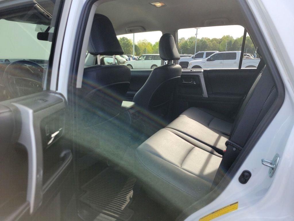 Toyota 4Runner TRD Off Road Premium 4WD (Natl) 2018