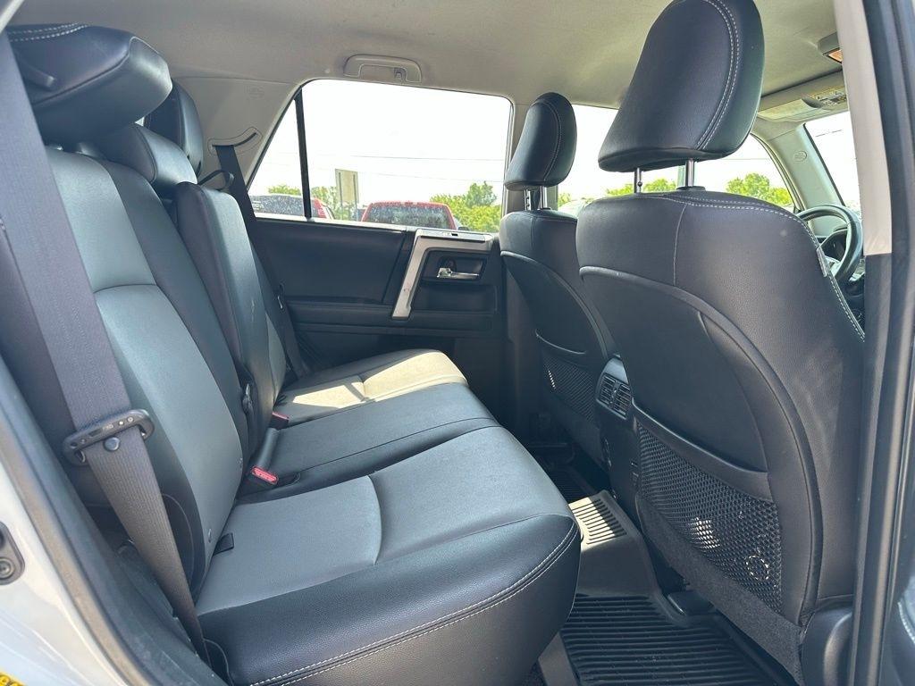 Toyota 4Runner TRD Off Road Premium 4WD (Natl) 2018