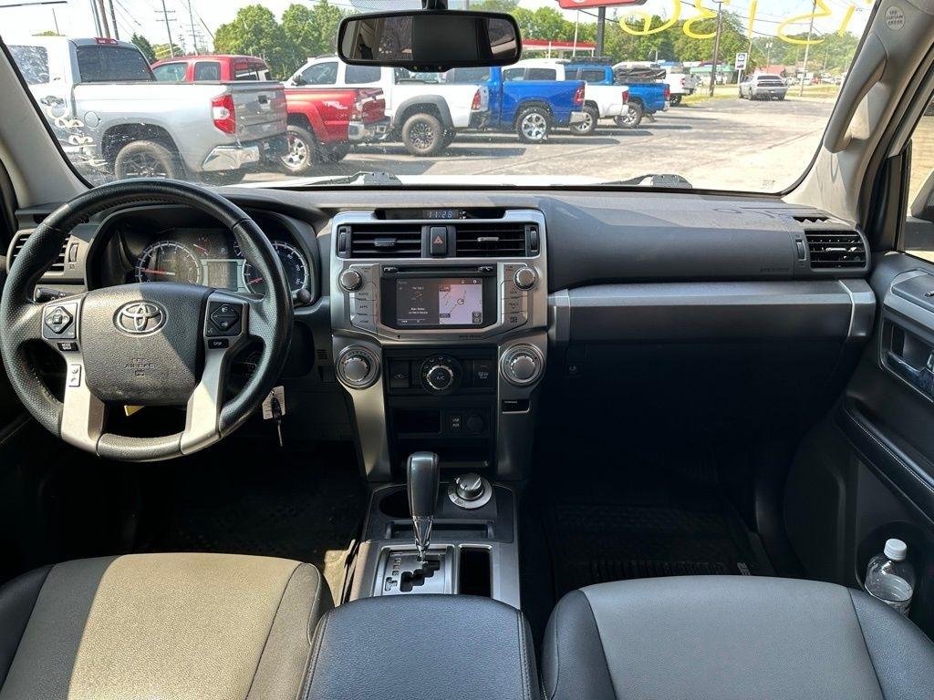 Toyota 4Runner TRD Off Road Premium 4WD (Natl) 2018