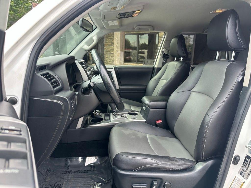 Toyota 4Runner TRD Off Road Premium 4WD (Natl) 2018
