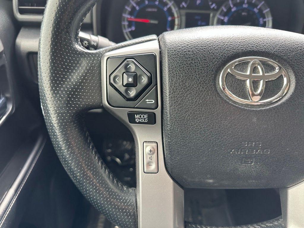 Toyota 4Runner TRD Off Road Premium 4WD (Natl) 2018