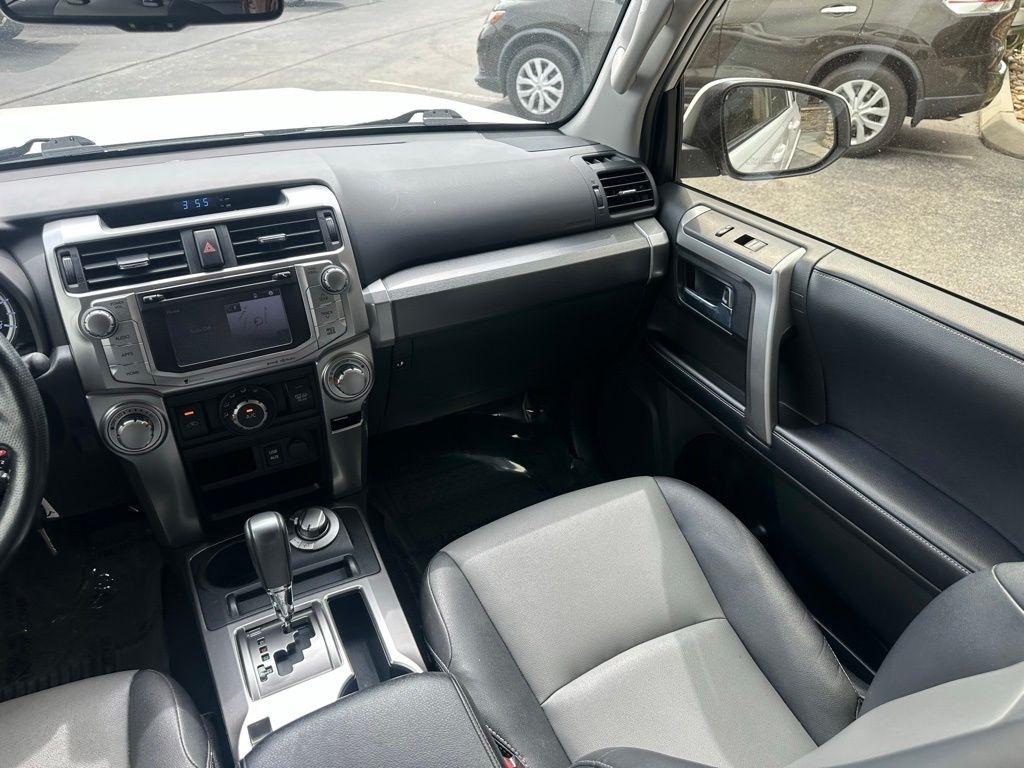 Toyota 4Runner TRD Off Road Premium 4WD (Natl) 2018