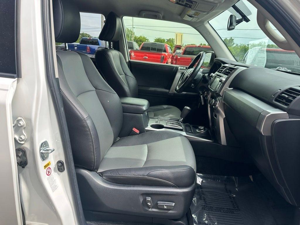 Toyota 4Runner TRD Off Road Premium 4WD (Natl) 2018