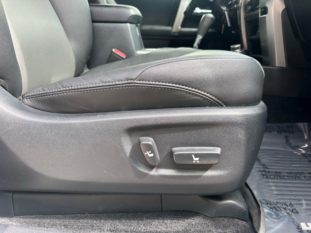 Toyota 4Runner TRD Off Road Premium 4WD (Natl) 2018